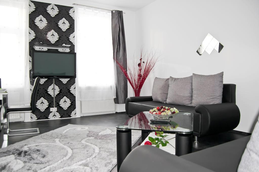 Royal Resort Apartments Westbahnhof Виена Стая снимка