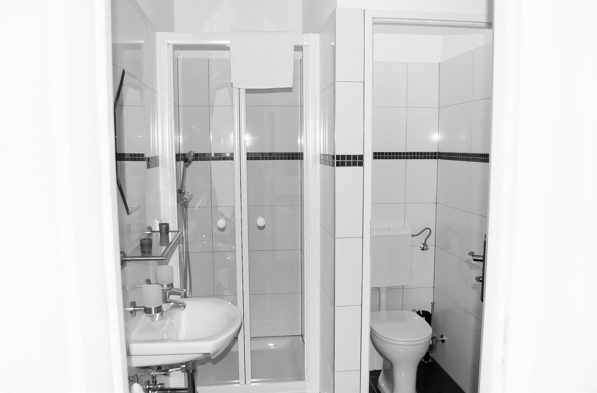 Royal Resort Apartments Westbahnhof Виена Екстериор снимка